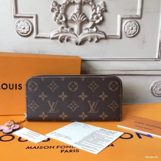 Vuitton Louis wallet CHANELEMENCE 1217